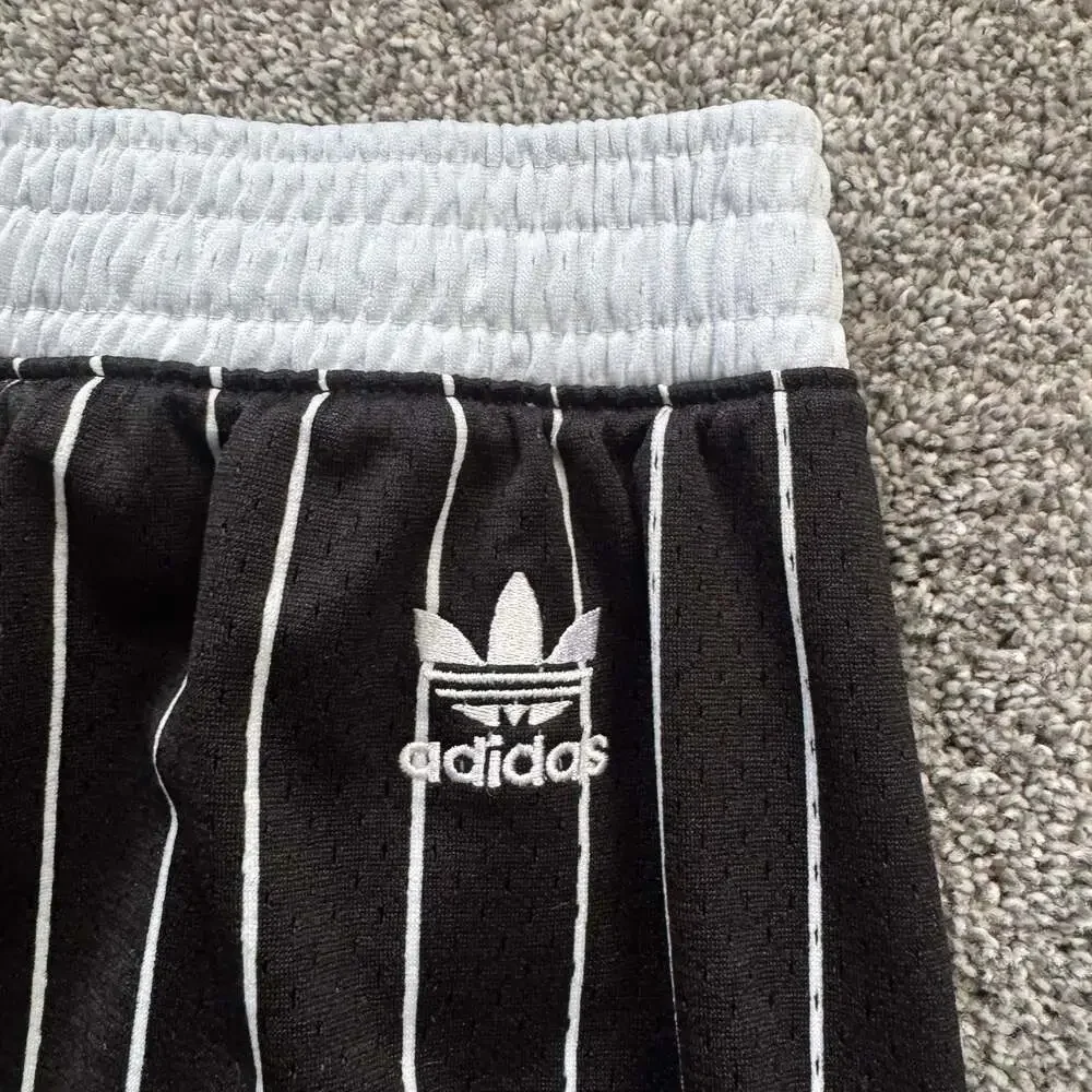 Adidas Originals NBA Orlando Magic 1994-95 Throwback Pinstripe Soul Swingman Sho